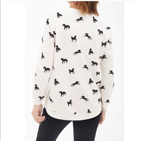 Forever 21 Tops - NWOT Horse Sweatshirt | small